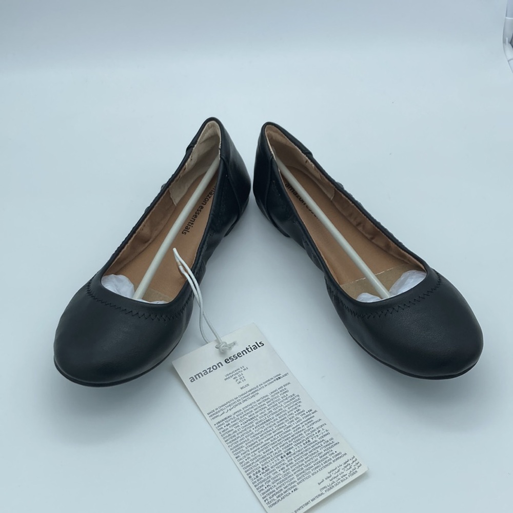 NWT AMAZON ESSENTIALS BLACK BALLET FLATS